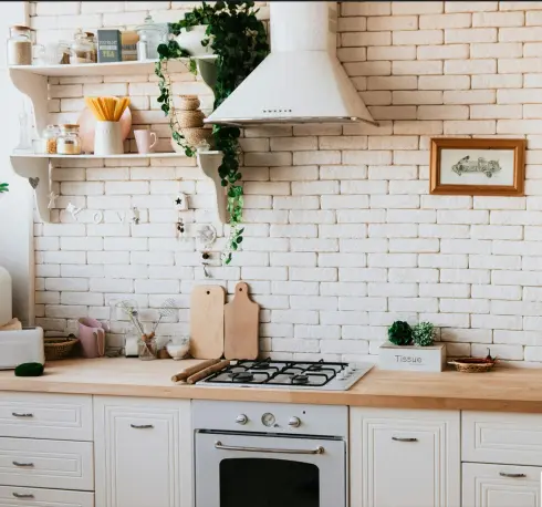 Современные тенденции и преимущества дизайна кухни без верхних шкафов