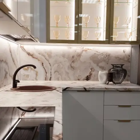 Как спасти фасады кухни, если они поцарапались или потускнели