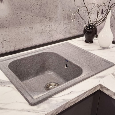 Чем чистить мойку, чтобы не разрушить защитный слой материала