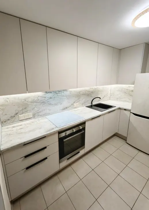 Кухонный гарнитур «Кухонный гарнитур «Брекчия Аврора»»