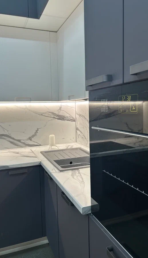 Кухонный гарнитур «Кухонный гарнитур «Мрамор графит 2500*2450 мм»»